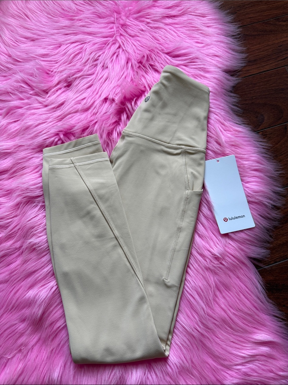 Lululemon size 4 align with pockets 25” prosecco NWT